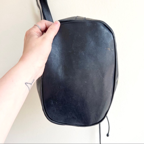 Aleda Firenze Drawstring Bucket Bag - Picture 4 of 14